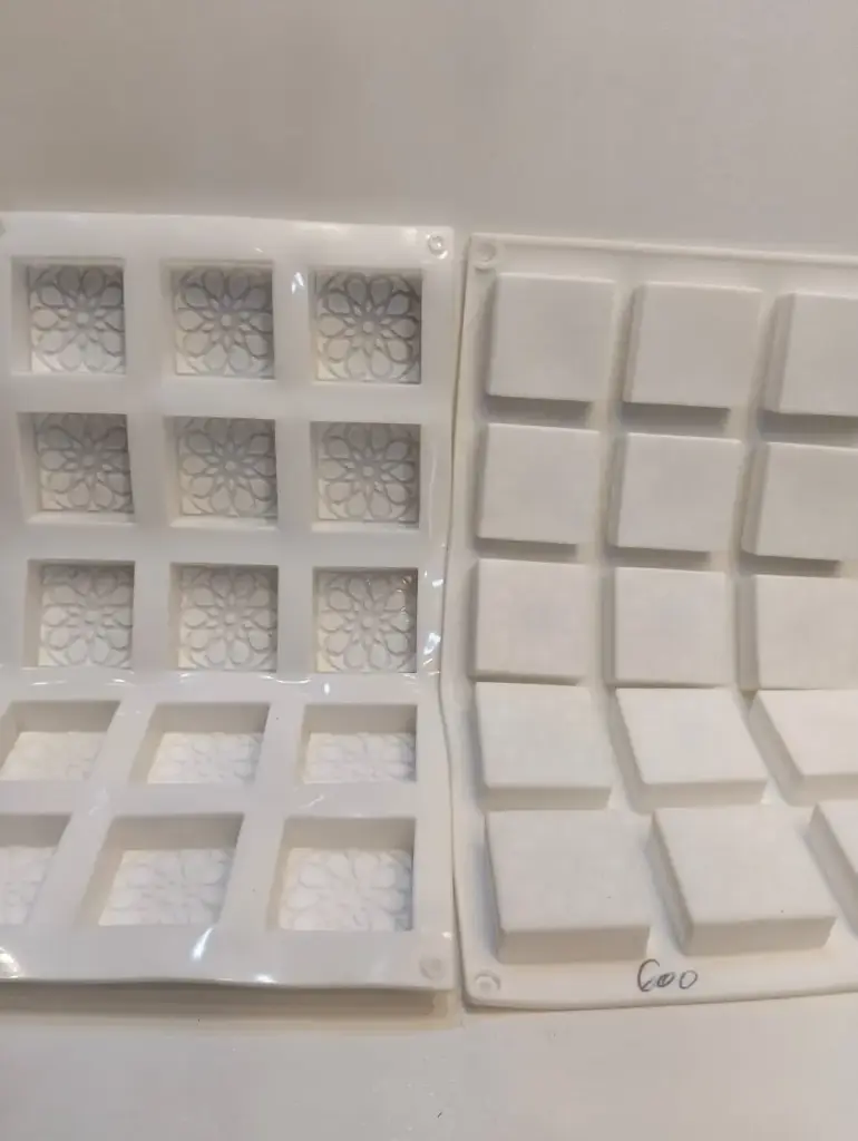 MOULE SILICONE CHOCOLAT ARABESQUE CARRE 15PCS