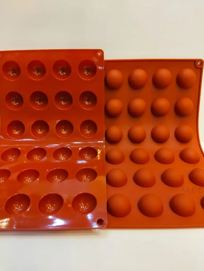 MOULE SILICONE DEMI SPHERE 24PCS