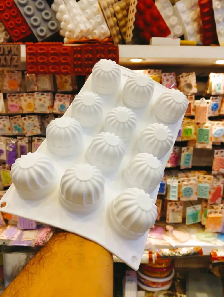 MOULE SILICONE BLANC 12PCS