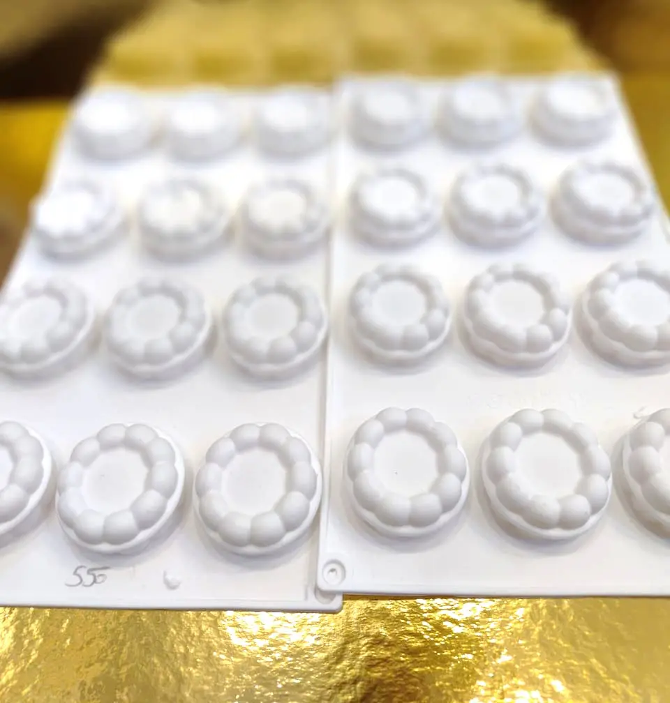 MOULE SILICONE BLANC 12PCS