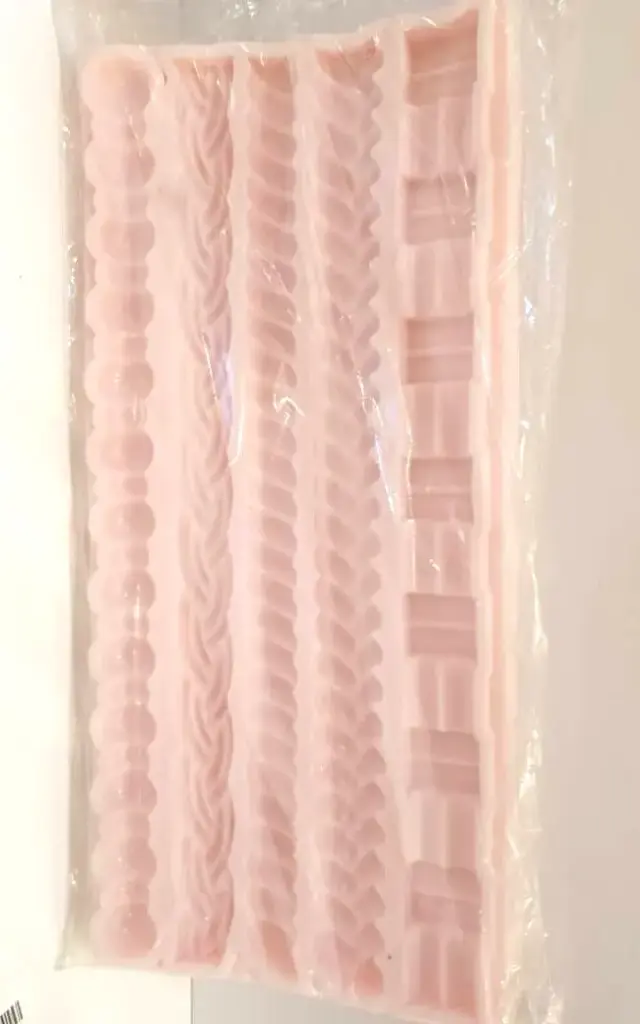 MOULE SILICONE PATE A SUCRE 6CORDONS