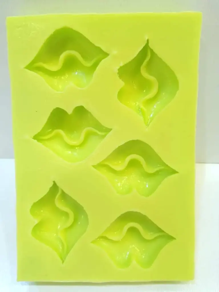 MOULE SILICONE PATE A SUCRE 6LEVRES