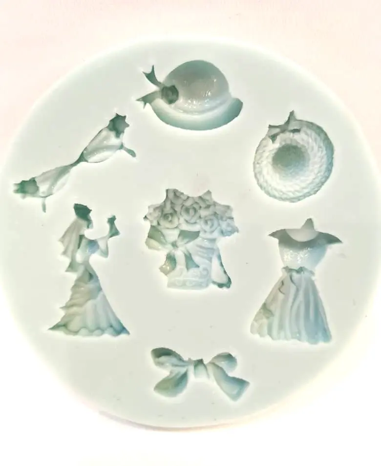 MOULE SILICONE PATE A SUCRE ROBE