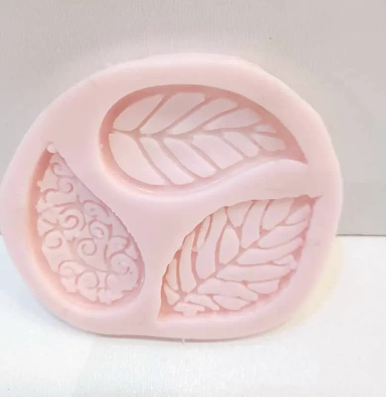 MOULE SILICONE PATE A SUCRE 3 FEUILLES