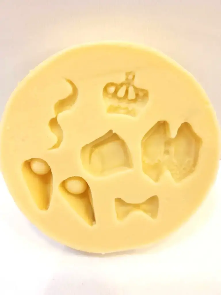 MOULE SILICONE PATE A SUCRE THARA