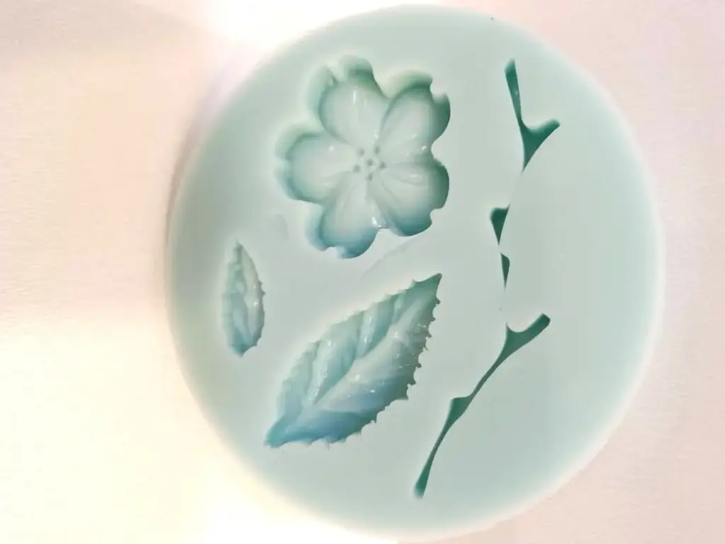 MOULESILICONE PATE A SUCRE FLEUR FEUILLE
