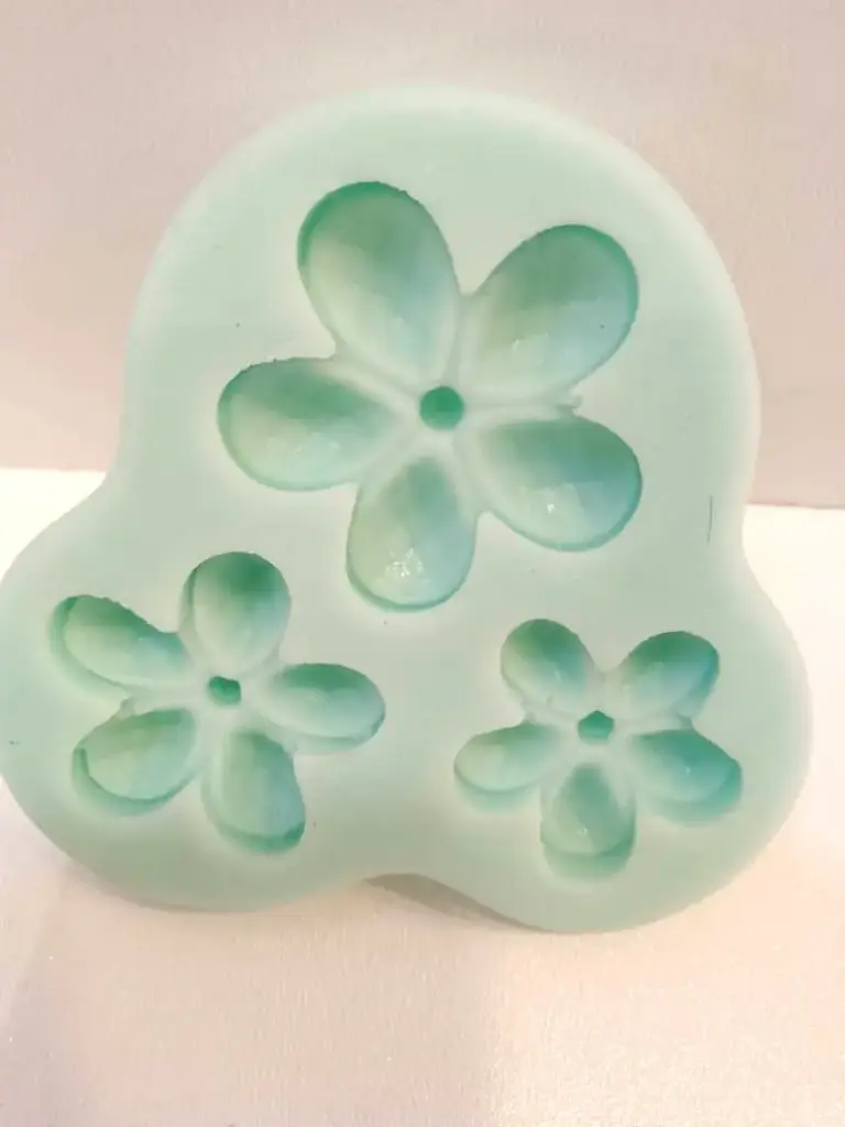 MOULE SILICONE PATE A SUCRE 3 FLEURS